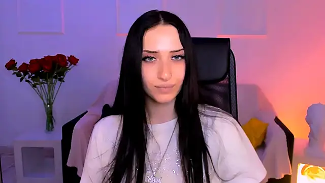 Chat +18 de MonicaLowes ao vivo