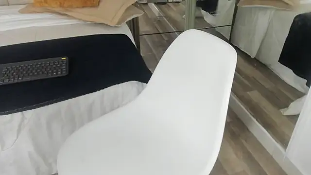 XXX chat uživo modela Charlie___Musk