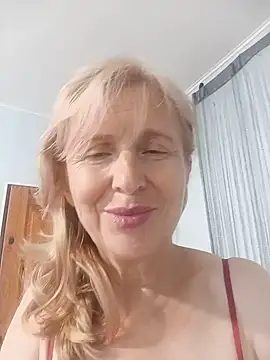 Chat +18 de TrinaAdair ao vivo