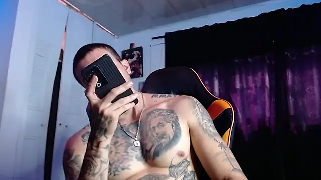 Czat XXX na żywo – Adam_Hudsond