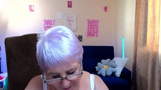 Sandra_Snowflake's Webcam Show