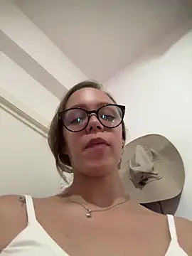 MissNaughtyClass' Webcam Show