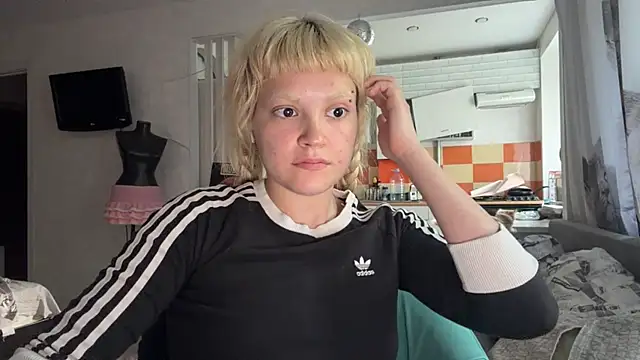 FreedaDeloach – Naživo XXX chat