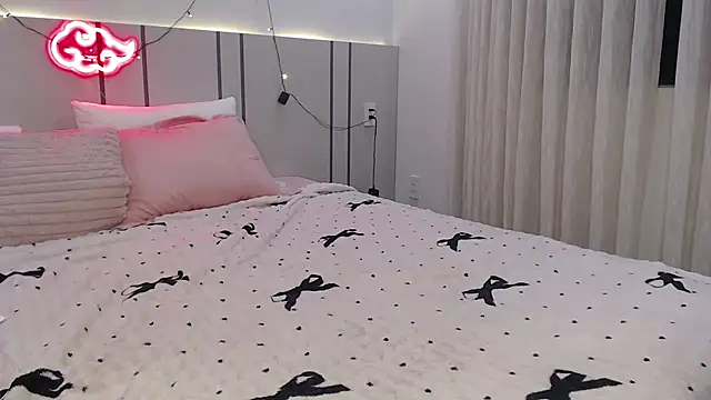 Chat XXX en directo de MomoMoonxxx