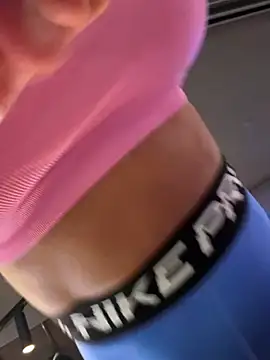 F3ckd0lllucy Adlı Modelin Canlı XXX Sohbeti
