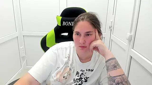 LunaVenom live XXX chat