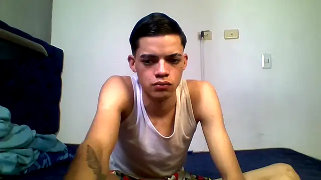 Latinos_2001 现场XXX聊天