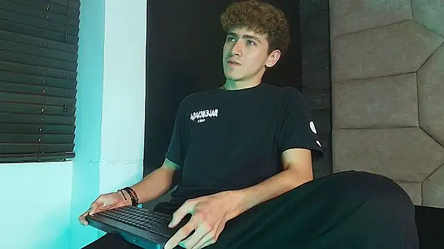 Czat XXX na żywo – Tyler_Mcrey
