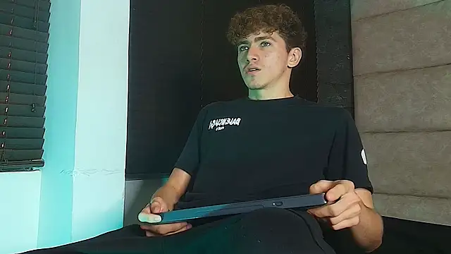 Tyler_McreyのライブXXXチャット