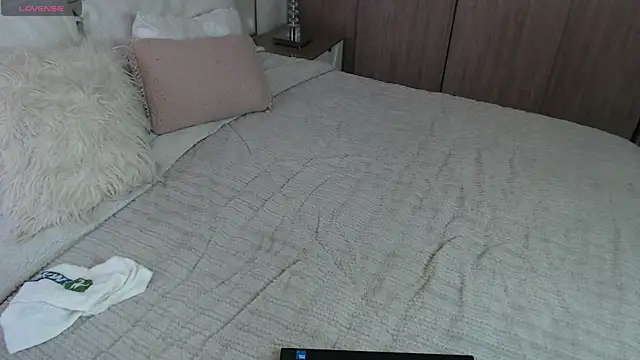 veluna_'s Live XXX Chat