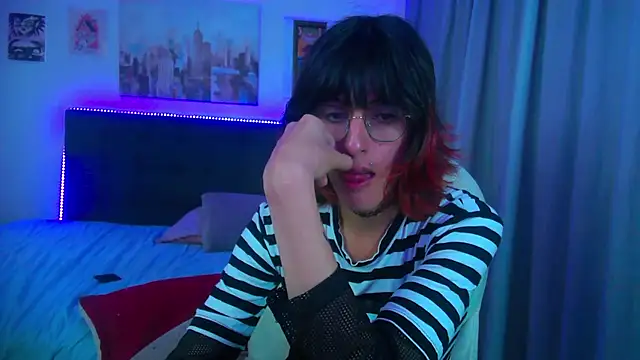 צ'אט XXX בשידור חי של goth_minerva