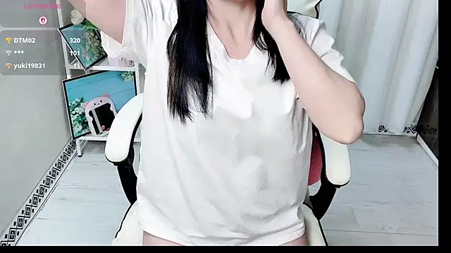 Clover_Nhi XXX чат на живо