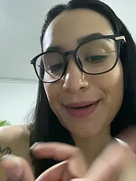 Val12777 Chat XXX live