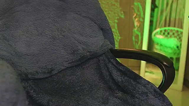 Chat +18 de LoganVarela ao vivo