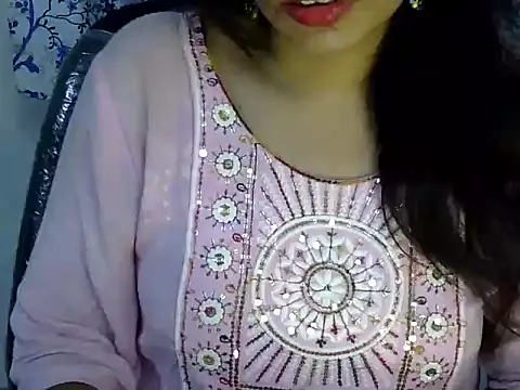 Neha_Sharma2: απευθείας συνομιλία ΧΧΧ