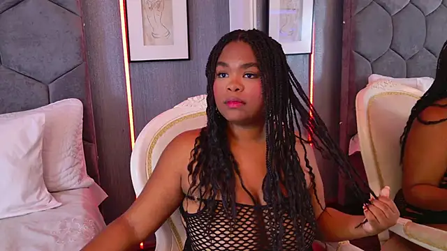 EbonyHenner Live XXX-Chat