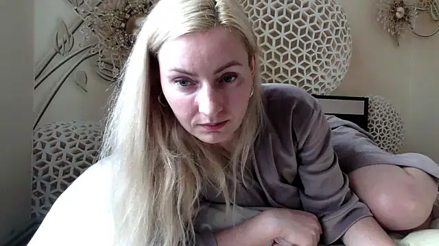 Yourrealgirl's Webcam Show