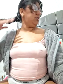 ZaidaWet লাইভ XXX চ্যাট