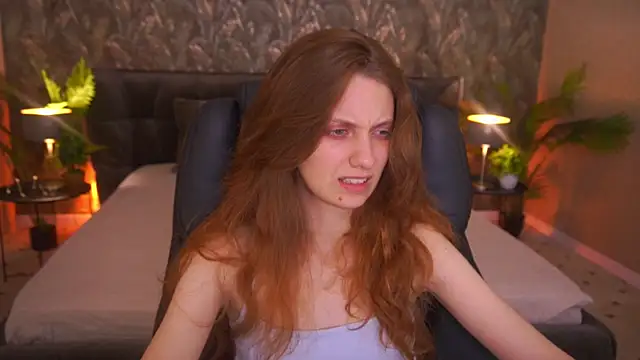 دردشة CuteeFoxy الجنسية المباشرة