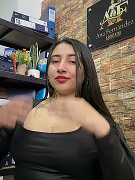 _Sarah-Office1 Adlı Modelin Canlı XXX Sohbeti