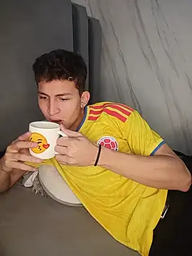 Axel_Romanov Chat XXX in diretta