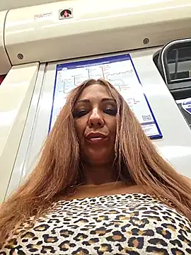 LeticiaWoodsn Live XXX chat