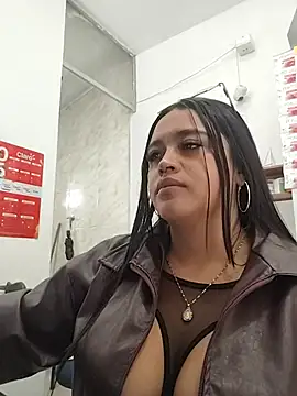 Chat +18 de Mia_Risky-1 ao vivo