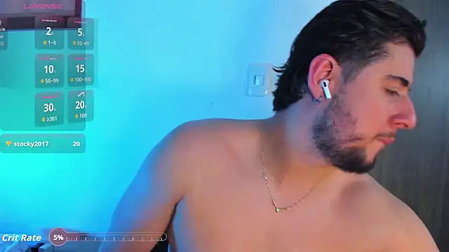 Ryan_evannss_: διαδικτυακό σόου στην κάμερα