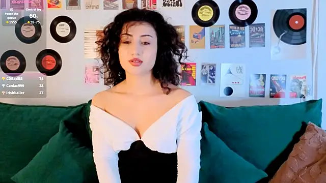 Chat +18 de Maya_Rogerss ao vivo