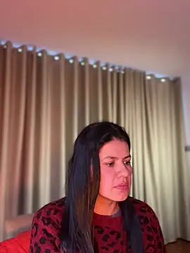 Zandrina 现场XXX聊天