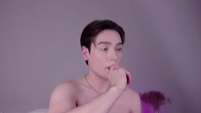 RobbyCharming: απευ θείας συνομιλία ΧΧΧ