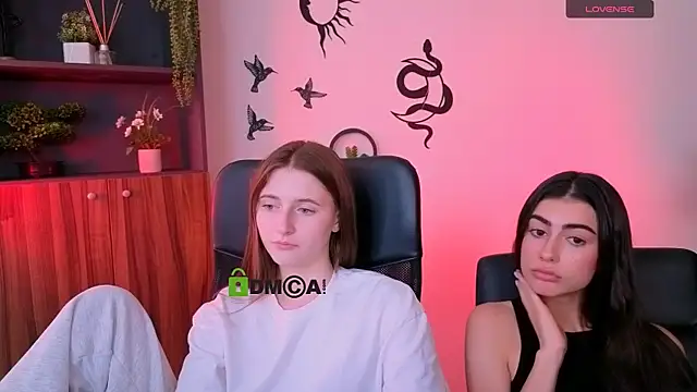 nekky_mouse élő XXX-chatje