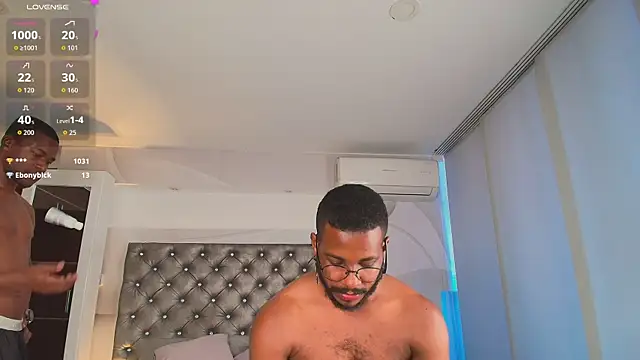 DereckandJakee Chat XXX in diretta