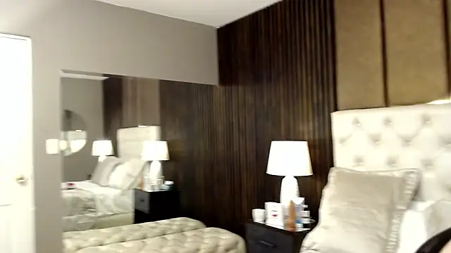 JazmiiMilf Adlı Modelin Canlı XXX Sohbeti