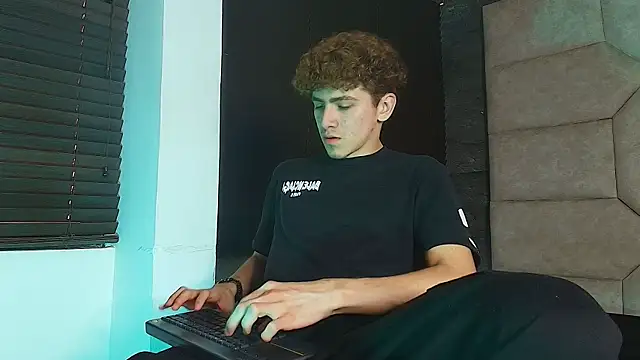 Czat XXX na żywo – Tyler_Mcrey