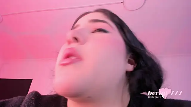 AmberiniHoffman's Live XXX Chat