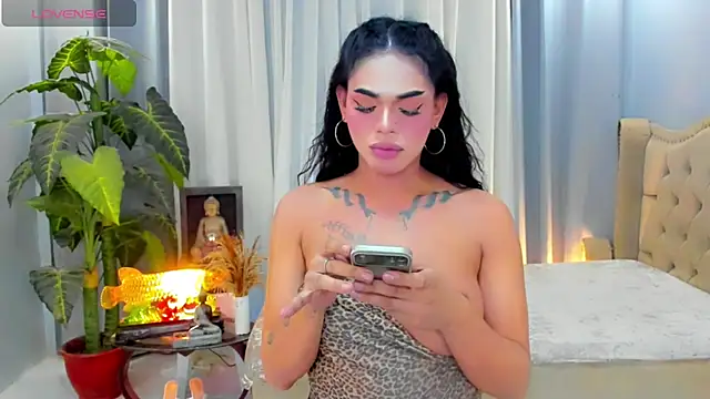 MochaliciousTransOnTop Adlı Modelin Canlı XXX Sohbeti