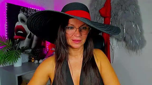 HelenLuxx – Naživo XXX chat