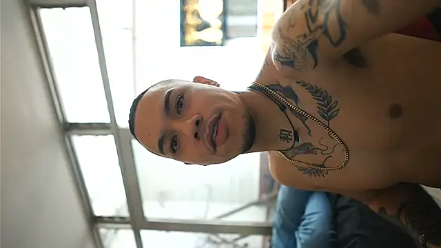Czat XXX na żywo – AlphaMasterXxx