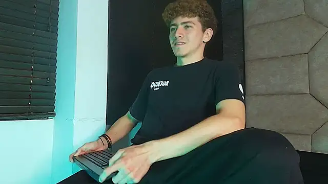Tyler_Mcrey 라이브 XXX 채팅