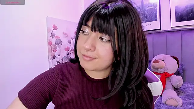 Mavis-Adams live XXX chat