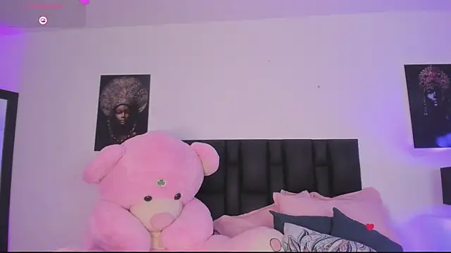 SaradaParker Chat XXX in diretta