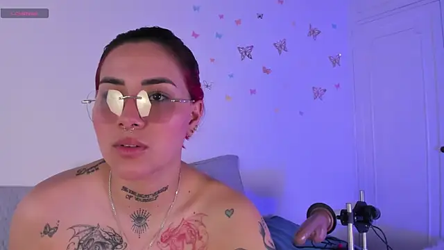 Nixie_cele Chat XXX in diretta