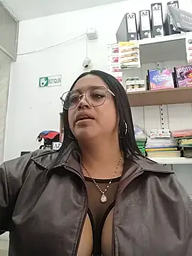 Mia_Risky-1 লাইভ XXX চ্যাট