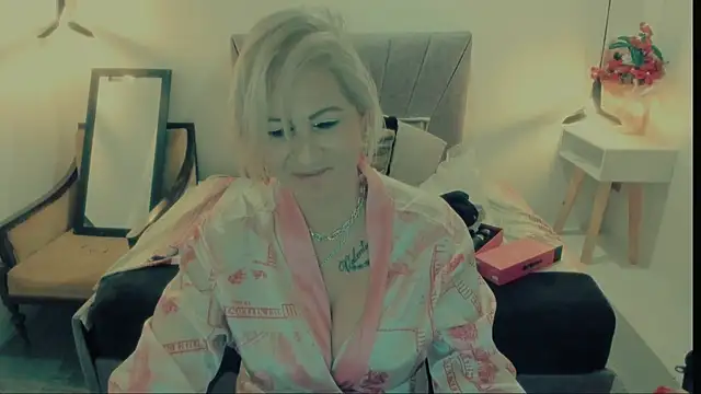 Živý XXX chat ScarletHoot_