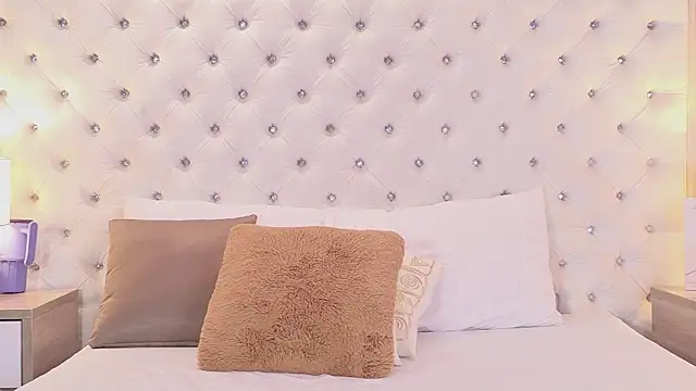 Chatroom XXX en direct de VaniaRouse