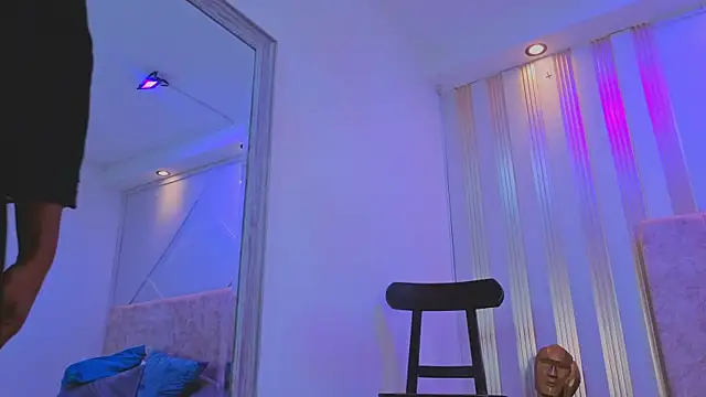 amara_queen_ Chat XXX in diretta