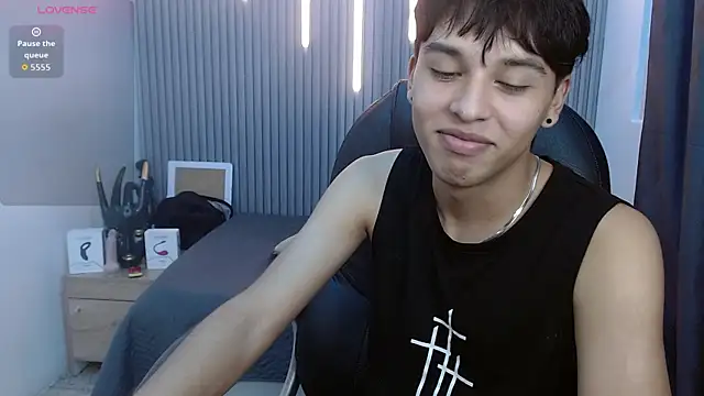 StiwenTwink XXX чат на живо