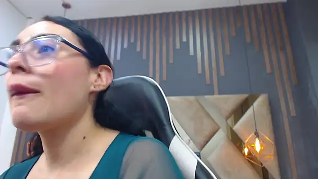 MartinaaFit's Live XXX Chat