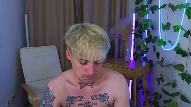 drillfi11's Live XXX Chat